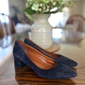 Aquatalia Pasha Pump Block heel in navy blue suede